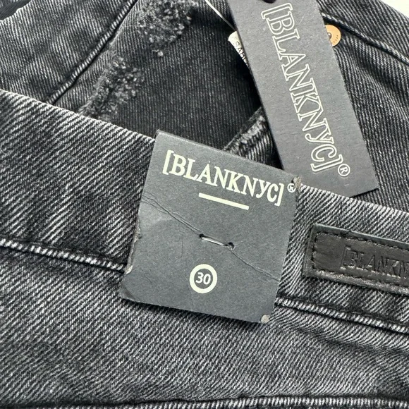 BlankNYC NWT Sabotage Frayed Faded Black Wash High-Rise Shorts Denim Size 30 - Picture 3 of 6